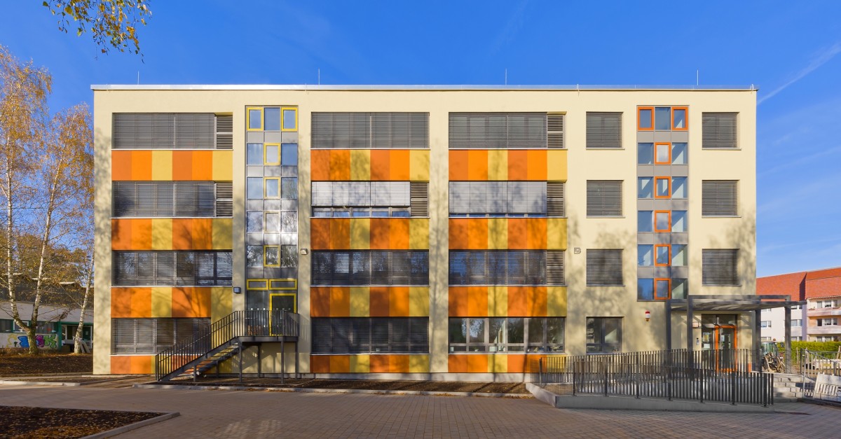 Saniertes Schulgebäude der Evangelischen Grundschule Hettstedt